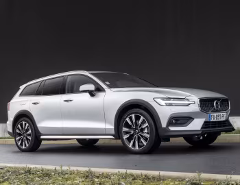 Volvo V60 B4 Cross Country [Worldwide] '2020–pr.