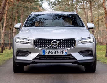 Volvo V60 B4 Cross Country [Worldwide] '2020–pr.