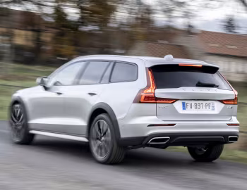 Volvo V60 B4 Cross Country [Worldwide] '2020–pr.