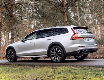 Volvo V60 B4 Cross Country [Worldwide] '2020–pr.