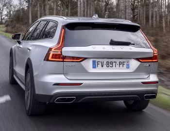 Volvo V60 B4 Cross Country [Worldwide] '2020–pr.