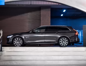 Volvo V90 B6 AWD Inscription [Japan] '10.2020–pr.