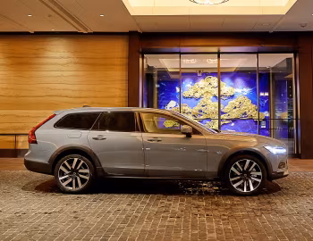 Volvo V90 B6 Cross Country [Japan] '2020–pr.