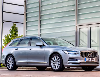 Volvo V90 D4 Inscription [UK-spec] '2016–pr.