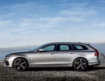 Volvo V90 D4 R-Design [UK-spec] '2017–pr.