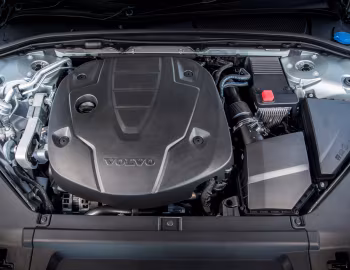 Sous la capuche Volvo V90 D4 R-Design [UK-spec] '2017–pr.