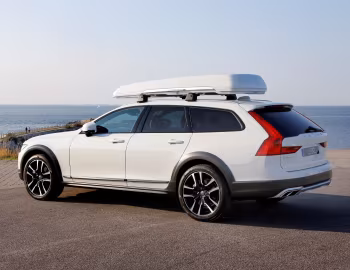 Volvo V90 T6 Cross Country [UK-spec] '2016–pr.
