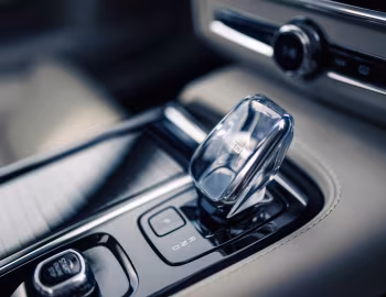 Intérieur Volvo V90 T8 AWD Recharge Ultimate [Japan] '2022–pr.