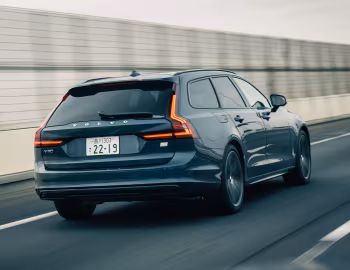 Volvo V90 T8 AWD Recharge Ultimate [Japan] '2022–pr.