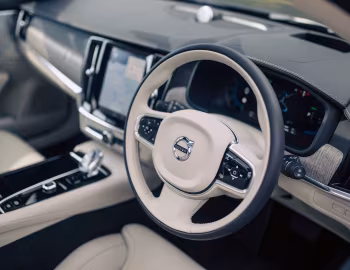 Intérieur Volvo V90 T8 AWD Recharge Ultimate [Japan] '2022–pr.