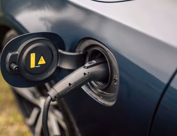 Volvo V90 T8 AWD Recharge Ultimate [Japan] '2022–pr.