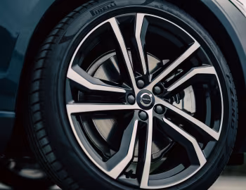 Volvo V90 T8 AWD Recharge Ultimate [Japan] '2022–pr.