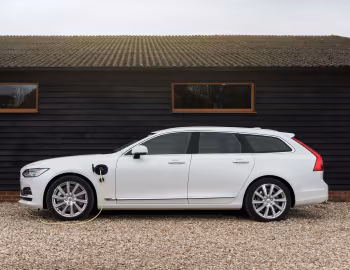 Volvo V90 T8 Inscription [UK-spec] '2017–pr.