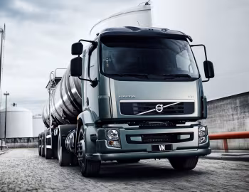 Volvo VM 330 4×2 Tractor '2012–14