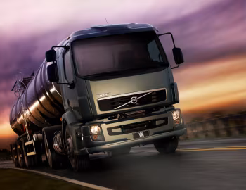 Volvo VM 330 4×2 Tractor '2012–14