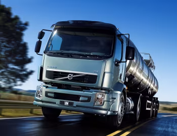 Volvo VM 330 4×2 Tractor '2012–14