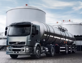 Volvo VM 330 4×2 Tractor '2012–14