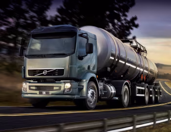Volvo VM 330 4×2 Tractor '2012–14