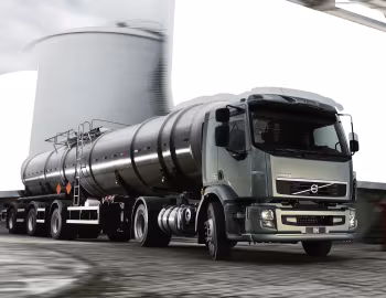 Volvo VM 330 4×2 Tractor '2012–14