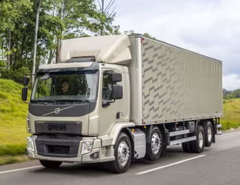 Volvo VM 330 8×2 '2019–pr.