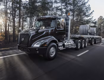 Volvo VNX 300 8×4 Daycab '2018–pr.