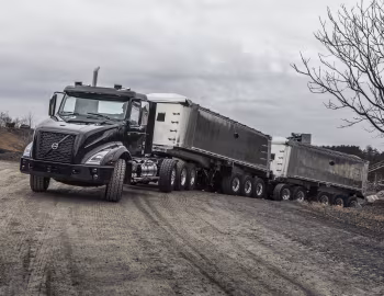 Volvo VNX 300 8×4 Daycab '2018–pr.