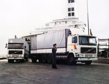 Volvo F1020 4×2 tractor, Volvo F1225 6×2 rigid flatbed