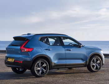 Volvo XC40 B3 Ultimate [UK-spec] '2022–pr.