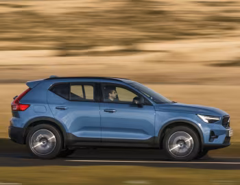 Volvo XC40 B3 Ultimate [UK-spec] '2022–н.в.