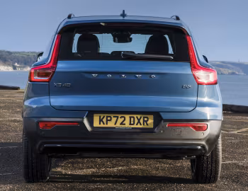 Volvo XC40 B3 Ultimate [UK-spec] '2022–pr.