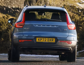 Volvo XC40 B3 Ultimate [UK-spec] '2022–н.в.