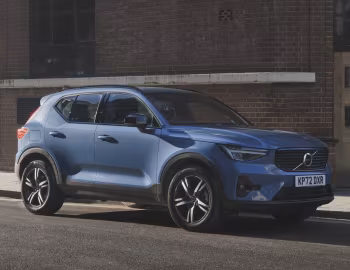 Volvo XC40 B3 Ultimate [UK-spec] '2022–pr.