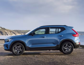 Volvo XC40 B3 Ultimate [UK-spec] '2022–pr.