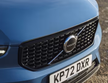 Volvo XC40 B3 Ultimate [UK-spec] '2022–pr.