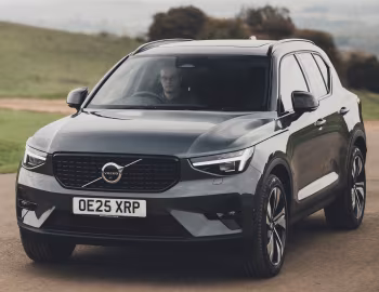 Volvo XC40 B4 [UK-spec] '2022–pr.