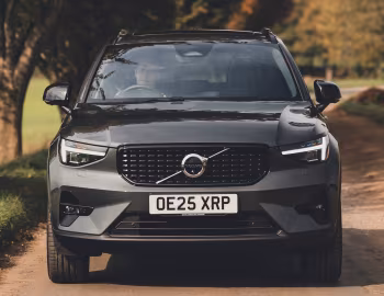 Volvo XC40 B4 [UK-spec] '2022–pr.