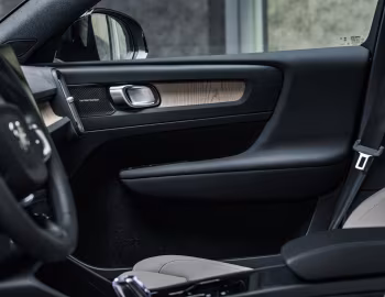 Інтер'єр Volvo XC40 B4 AWD [Worldwide] '2026