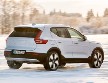 Volvo XC40 B5 AWD Inscription [Worldwide] '2020–22
