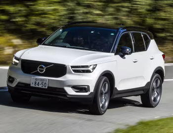 Volvo XC40 B5 AWD R-Design [Japan] '2020–22