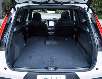Coffre Volvo XC40 B5 AWD R-Design [Japan] '2020–22