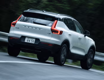 Volvo XC40 B5 AWD R-Design [Japan] '2020–22