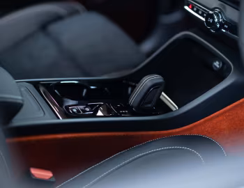Intérieur Volvo XC40 B5 AWD R-Design [Japan] '2020–22