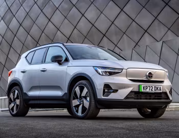 Volvo XC40 Recharge [UK-spec] '2022–24