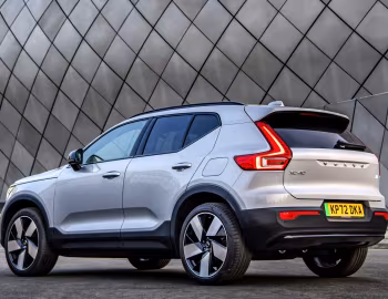 Volvo XC40 Recharge [UK-spec] '2022–24
