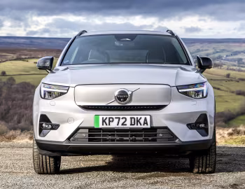 Volvo XC40 Recharge [UK-spec] '2022–24