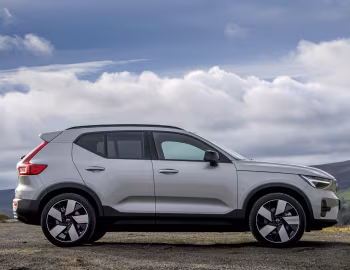 Volvo XC40 Recharge [UK-spec] '2022–24