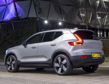 Volvo XC40 Recharge [UK-spec] '2022–24