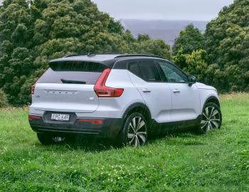 Volvo XC40 Recharge Pure Electric [Australia] '2021–22