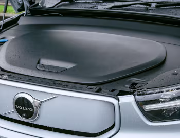 Sous la capuche Volvo XC40 Recharge Pure Electric [Australia] '2021–22