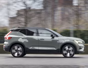 Volvo XC40 Recharge Twin [UK-spec] '2023–24